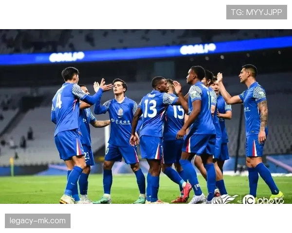 上海申花久事正式接手，开启新征程，足球梦想重燃引关注