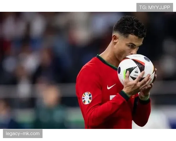 C罗制霸高空对抗,率队新赛季稳健前行 C罗制霸高空对抗,率队新赛季稳健前行