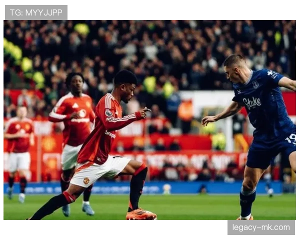 曼联防守体系漏洞频出：稳定性面临考验，对赛季走势形成制约